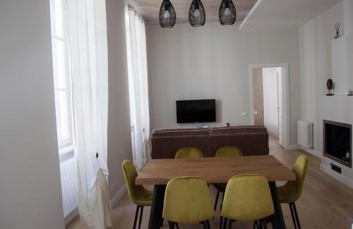 Como City Centre Apartment | Vintage Home Como Lake