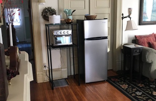 Columbia Apartment | VINTAGE-INSPIRED 1-BEDROOM SUITE NEAR MU, STEPHENS COLLEGE, & DOWNTOWN