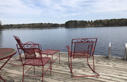 Hawkins Cottage | Vintage Lakefront Cottage, Private Dock, Infinity Beach Pit, 2 Kayaks!