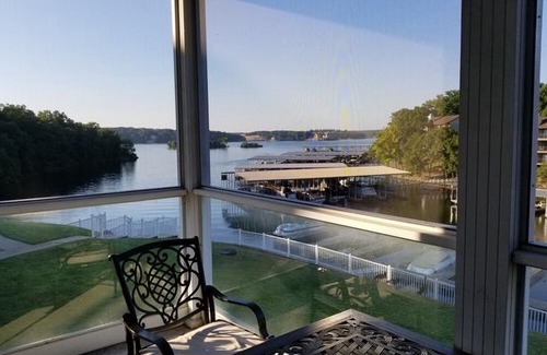 Lake Ozark Hotel | Vintage Landing