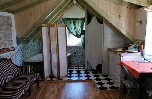 Vis Apartment | Vintage Sea View Studio - Apartment