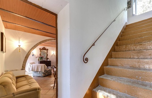 Casale Marittimo Villa | Vintage Villa a Pochi Km dal Mare
