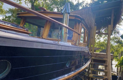 Inlet District Boat Rental | Vintage Waterfront Retreat in Jupiter