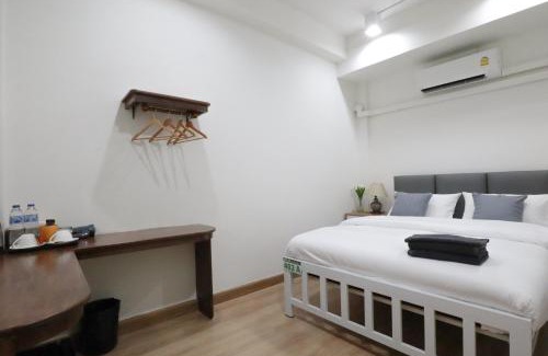 Rong Muang Hotel | Vintana Siam Bangkok Hotel