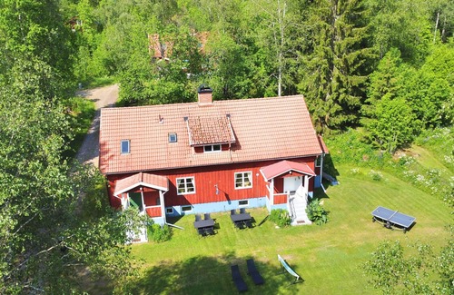 Filipstad Municipality Apartment | Viol vacation apartment in Värmland - 3 bedrooms, fireplace, nature & lake