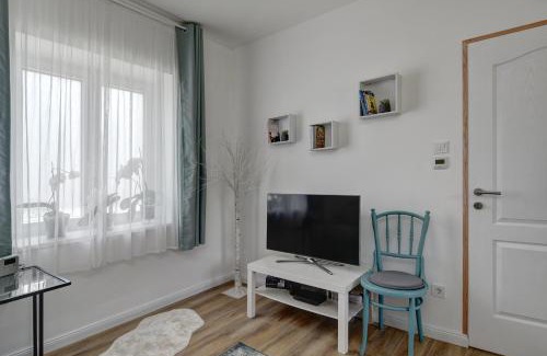 Nagymaros House | Virágos Vendégház a Dunakanyarban, privát kerttel