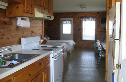 Quinby Resort | Virginia Landing Camping Resort Cabin 14