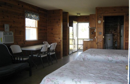 Quinby Resort | Virginia Landing Camping Resort Cabin 14