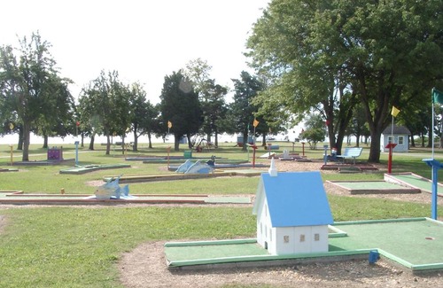 Quinby Resort | Virginia Landing Camping Resort Cabin 14