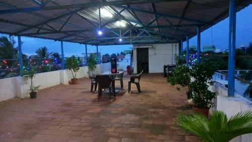 Vadanemelli Hotel | Visha Park International