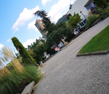 Vallromanes House | Vista Alegre Esquina