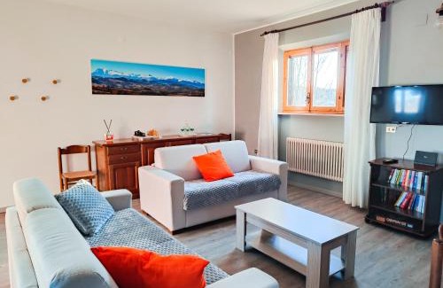 Montefortino Villa | [vista Sibillini] Villa Amici