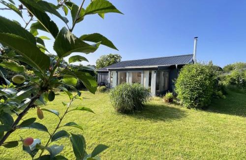 Westerholz House | VITA Sonnholm - modernisiertes Häuschen mit Garten am Meer