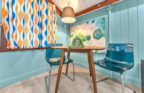 Fredericksburg House | Vitner Cottage: Hot tub-Pet friendly-10-Mins to Downtown!