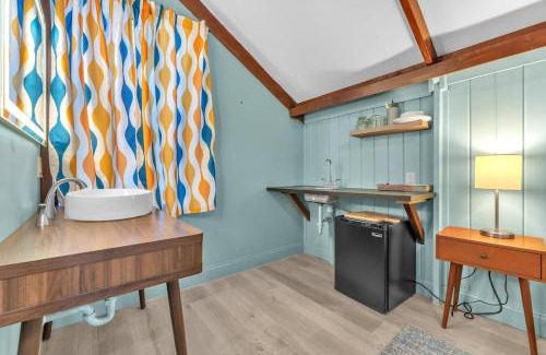 Fredericksburg House | Vitner Cottage: Hot tub-Pet friendly-10-Mins to Downtown!