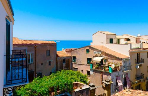 Old Town Apartment | Vittorio Emanuele Street House