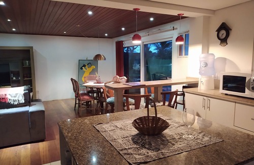 Ingleses Sul House | Viva Ingleses beach house in Florianópolis, right on the sand.