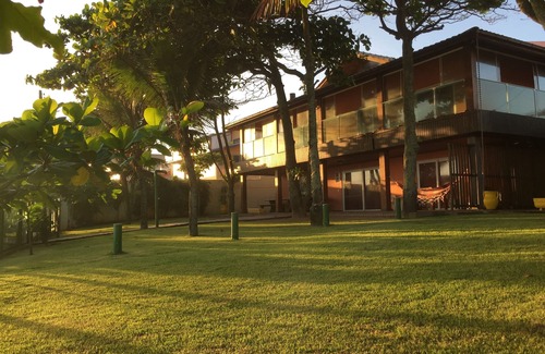 Ingleses Sul House | Viva Ingleses beach house in Florianópolis, right on the sand.