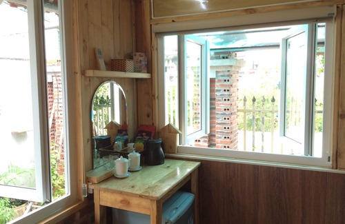 Ninh Binh Ski Chalet | Trang a precious host family