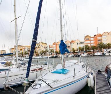 Gruissan Boat Rental | Voile d'Écume - Douce Nuit sur l'Eau