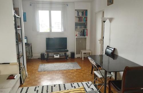 Necker Apartment | VOLONTAIRES EIFFEL TOWER PARIS
