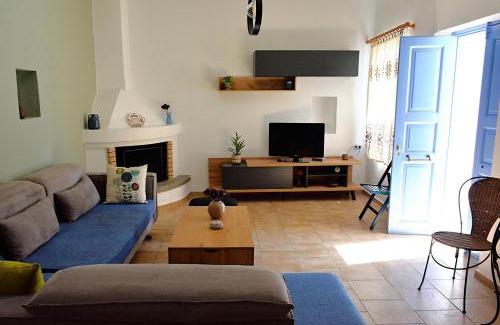 Vori House | Vori`s blue door country house