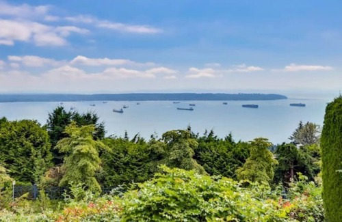 West Vancouver Apartment | Vrbo Property