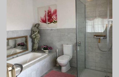 Wassenaar Villa | Vrijstaande rietgedekte villa nabij uitvalswegen