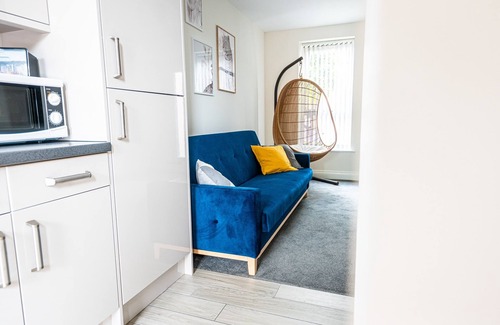 Castle House | VS7 Guest House/Free Parking/Free WiFi/close to the beach