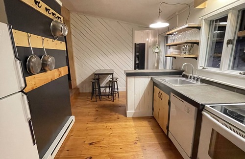 Londonderry Cabin | VT Cabin overlooking the West River and Village