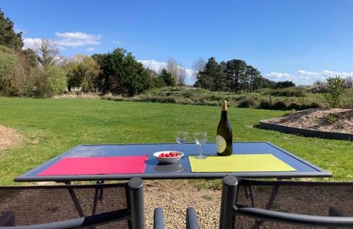 Bourgneuf-en-Retz Apartment | Vue panoramique Marais Breton, 900 m océan, superbe T2 avec terrasse