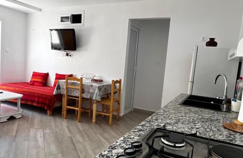 Tizi Ouzou Province Apartment | Vue sur Mer 6 personnes - Location Azeffoun Ait Chafaa-8300Da