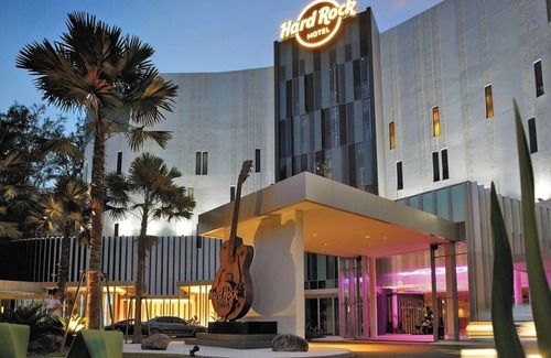 Batu Ferringhi Apartment | VVIP APT INFRONT HARD ROCK FERRINGHI