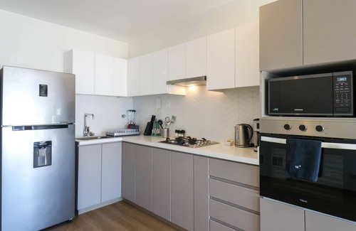 Santa Cruz Apartment | w* | Artistic 2BR with Balcony in Miraflores