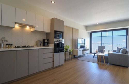 Santa Cruz Apartment | w* | Artistic 2BR with Balcony in Miraflores