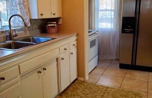 Columbia House | W. Blvd Bungalow-5 min from MU and Downtown