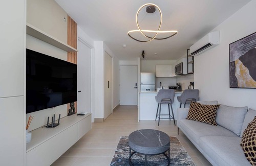 San Francisco Apartment | w* | Charming 1BR w/Balcony in San Francisco