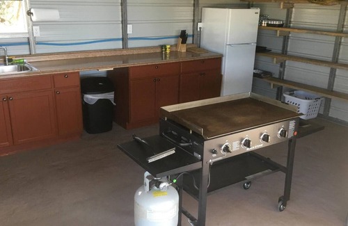 Monticello Cabin | W-W: Lupine Cabin, Tiny Home in Glamping Villa