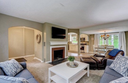 Muskego House | W194S-Racine · Muskego Hideaway on 2 Acre Lot