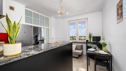 Muranow Apartment | Wałowa City Centre, Sun & Snow