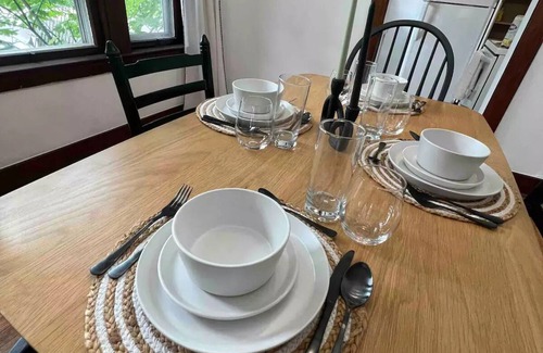 Lakewood House | Wabi-Sabi House - Lakewood 2 Bd Stay