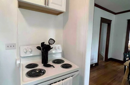 Lakewood House | Wabi-Sabi House - Lakewood 2 Bd Stay