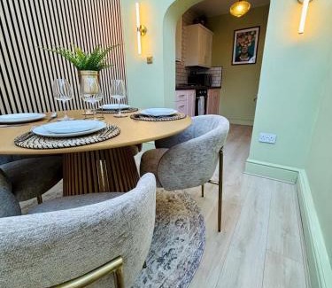 Cleethorpes House | Wad-i-Koo Beach House, Hot Tub, Games Room