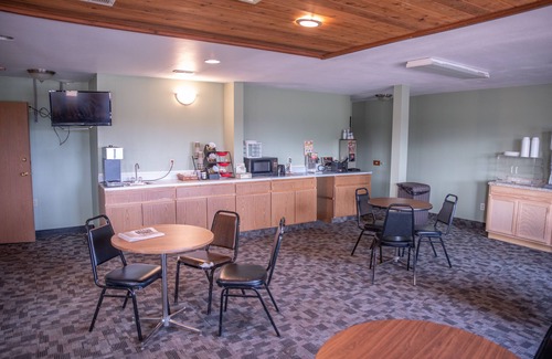 Wagner Hotel | Wagner Lakeside Motel