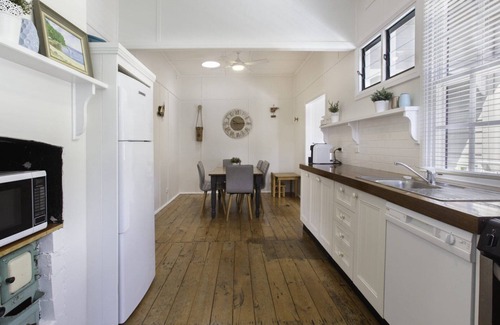 Pretty Beach Central Coast House | Wagstaffe Cottage by HolidayCo.