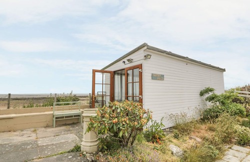 Southerness Cottage | WAGTAIL COTTAGE, pet friendly, country holiday cottage in Southerness