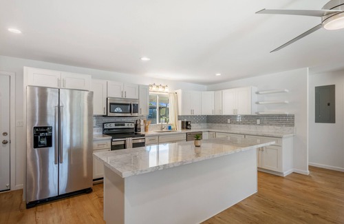 Wahiawa House | Wahiawa 4BR - Sleeps 8, WiFi, A/C + Dole & Beach