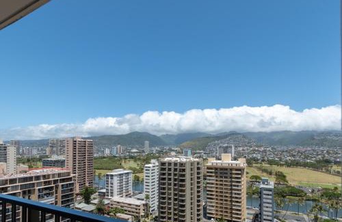 Waikiki Apartment | Waikiki Banyan Condo with Mountain Views Near Waikiki Beach, Free Parking (22113)