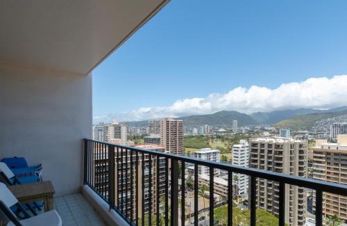 Waikiki Apartment | Waikiki Banyan Condo with Mountain Views Near Waikiki Beach, Free Parking (22113)