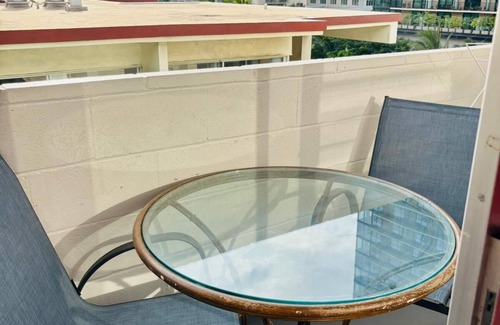 Waikiki Apartment | ~Waikiki~ LOWEST RATES IN AREA ~ 2 Bedroom ~ Fully Furn ~ Blocks to Beach ~
